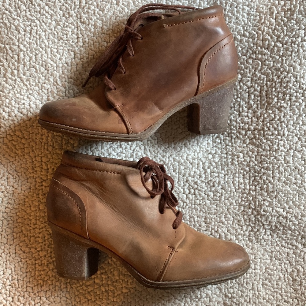 Clarks Brown Lace-up Leather Booties — 2.5” Heel — 7